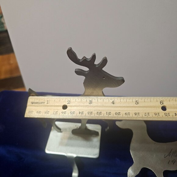 Pair Of Vintage 1984 Ed & Kathy Allard Reindeer Stocking Holders Cast Metal Silv - Picture 8 of 8